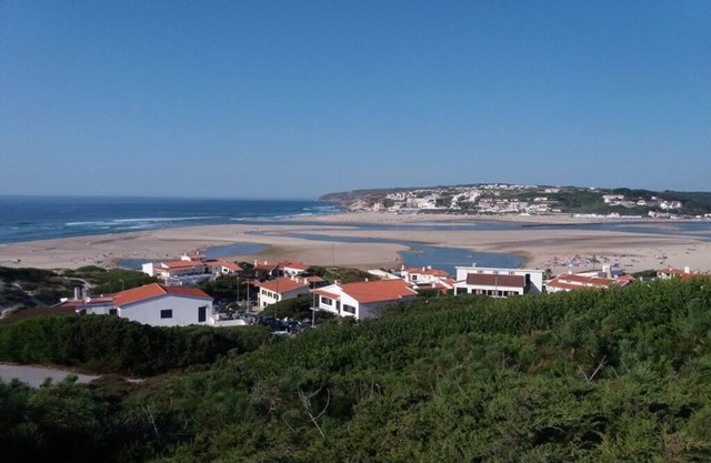 Villa Marin - Moradia com Piscina Junto à Lagoa de Óbidos e Mar