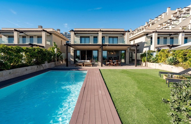 Villa 'Mediterranean Beach' with Sea View, Wi-Fi and Air Conditioning