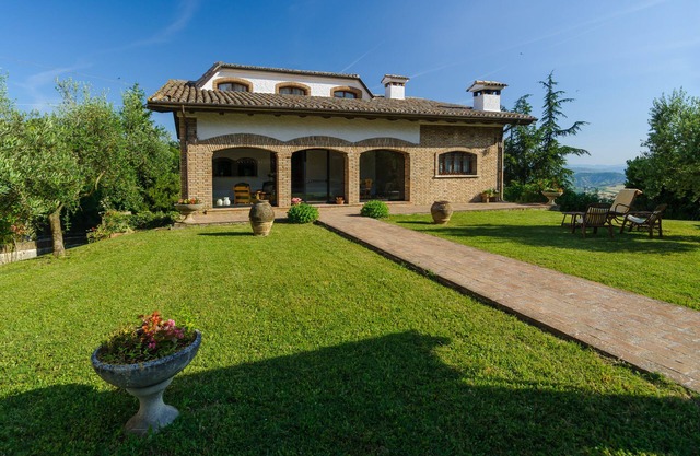 Villa Mery, Holiday house in the hills of the Rimini Riviera, with private pool