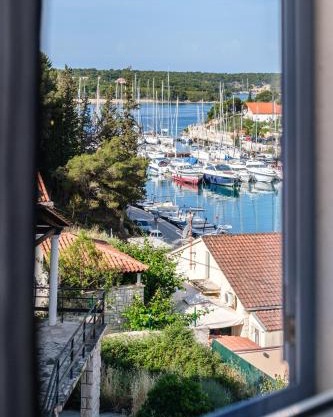 Villa Milna Bay, heated pool, 8 persons