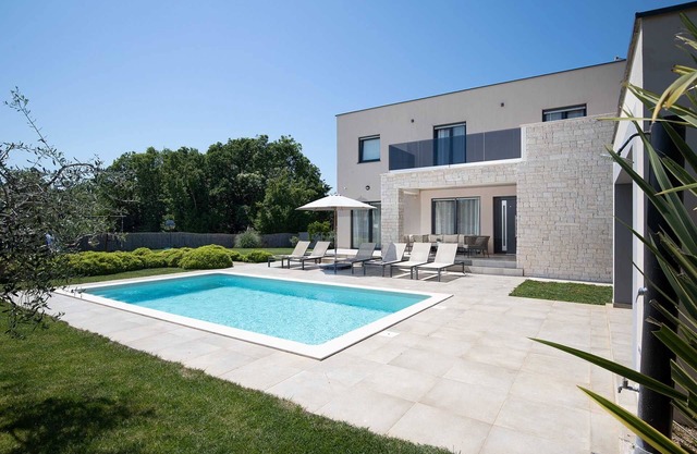 Villa Modesta with Pool