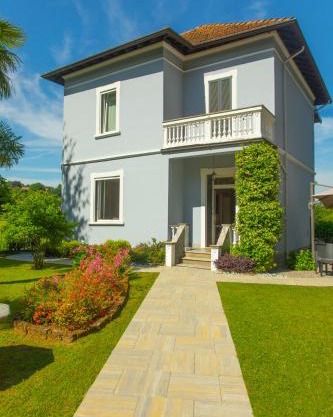 Villa Moiacchina Luxury Home