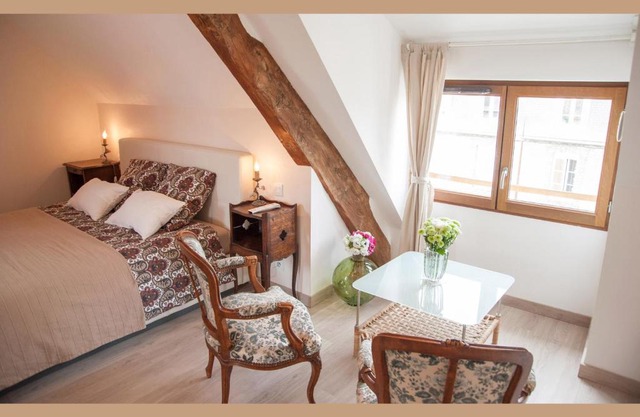 Villa Mons