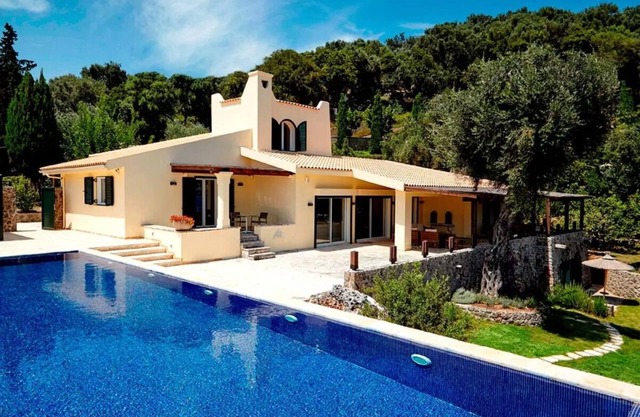 Villa Naldera a luxurious & secluded villa with private pool & amazing sea views