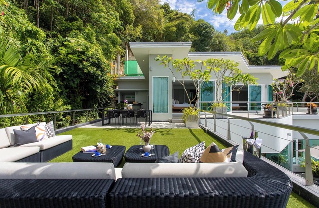 Villa Namaste 7BR Luxury Seaview - Full services