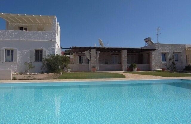 Villa Naousa, perfect for 2 families, Pool, Sea view