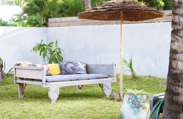 Villa Nauraa - 5bed - swimming pool - near beach.