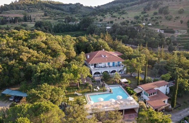 Villa near the Pool in a fantastic Park