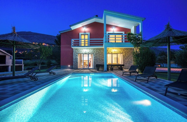 Villa near Split, private pool, completely private