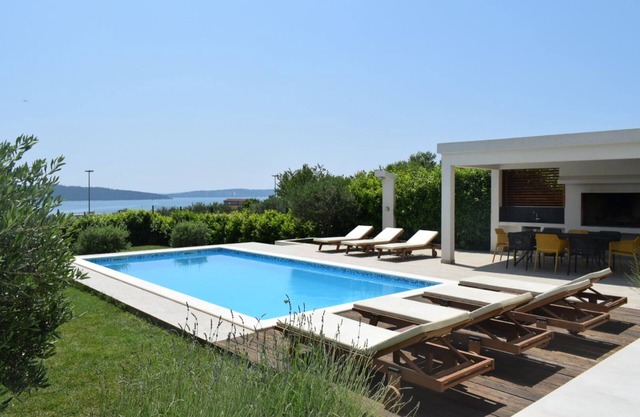 Villa Nikol* pool, sea view and BBQ.