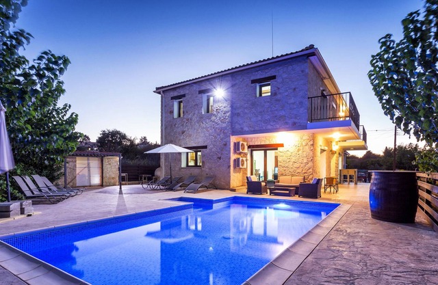 VILLA NIKOLINA