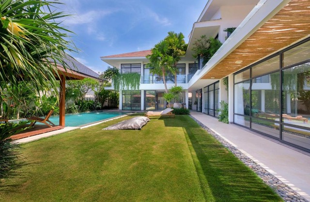 Villa Nonnavana - 12-minute walk to Batu Bolong Beach