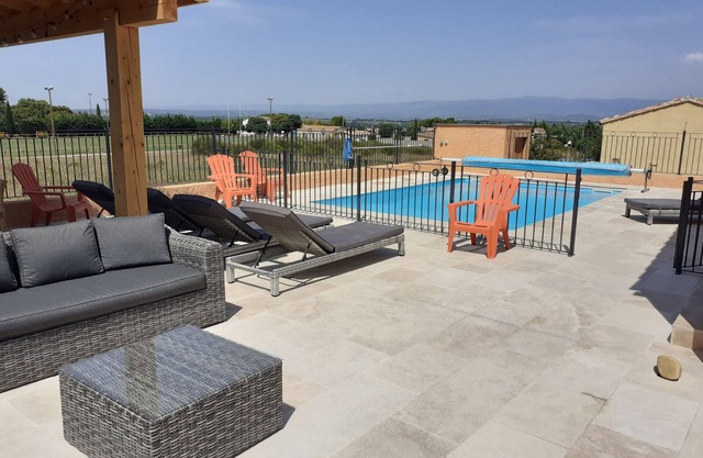 Villa Numéro 10. Modern villa with its own pool