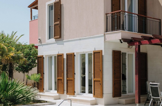 Villa Oleander by Domus Mirus: 3BR, Rooftop Cinema, Private Pool, 500m to beach