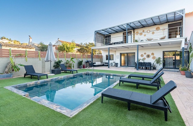 Villa 'Olivia Estate' with Private Pool, Wi-Fi and Air Conditioning