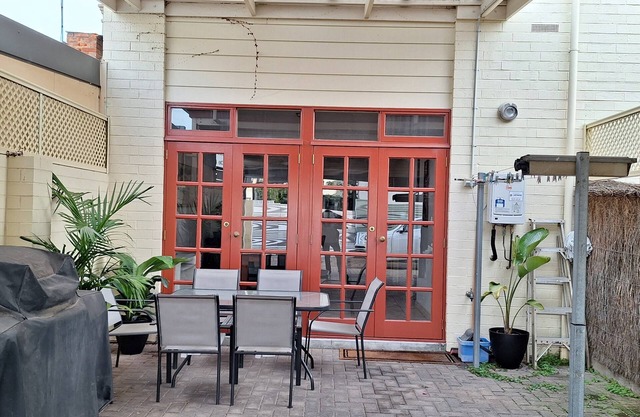 Villa on Louisa 3 bedroom townhouse south east corner of Adelaide city