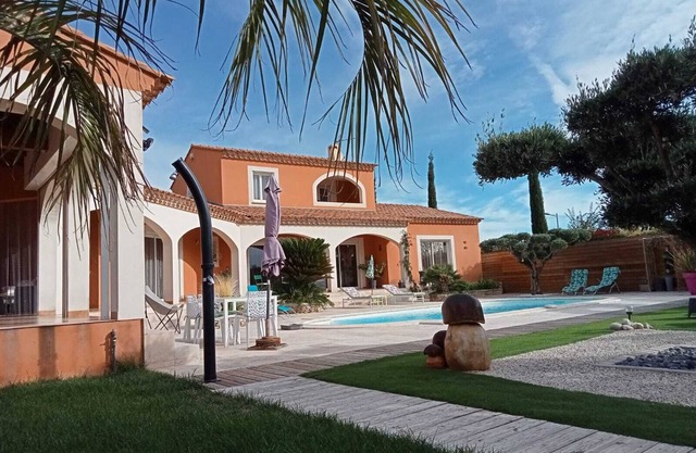 Villa on the edge of Garrigues