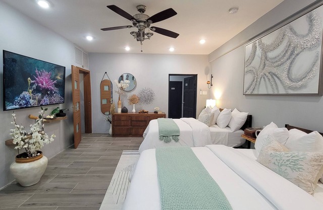 Villa on the Rocks II ~ Gated community 5 mins from beach