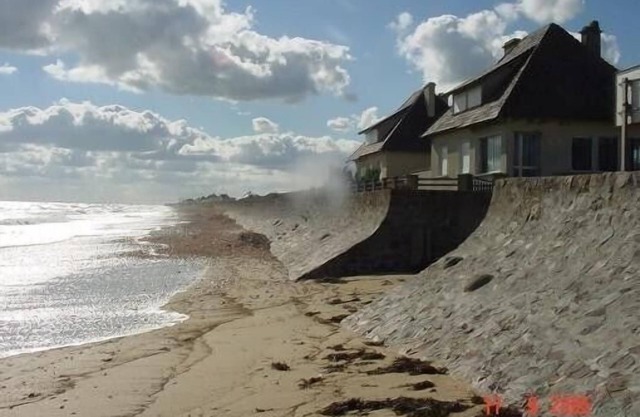 Villa on the seafront - quineville-east coast of the cotentin-golf de fontenay