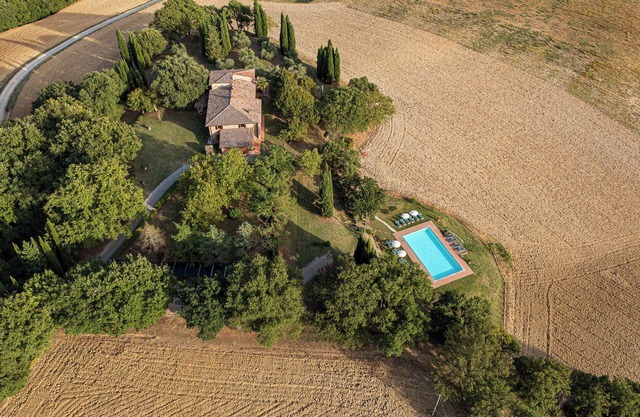VILLA PALAZZO BELLO with Pool, Air Con, Wifi - Cetona