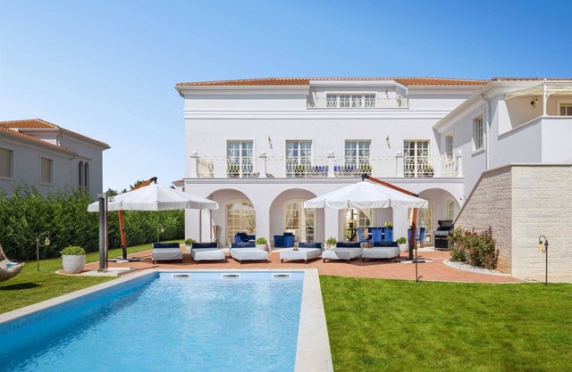 Villa Palazzo di Hermitage with Pool