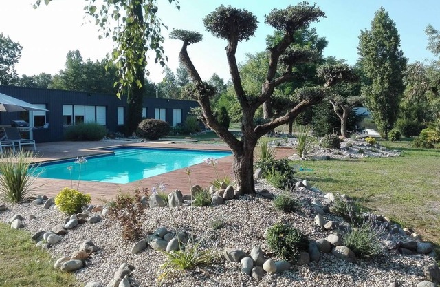 Villa Parenthèse, holiday home with swimming pool