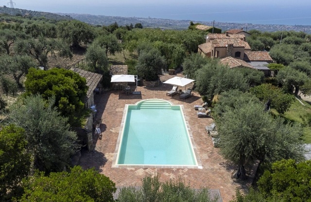 Villa Passulunara 14 by Massimo Villas
