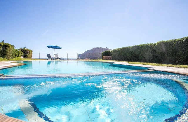 Villa Pebble - Two Bedroom Villa, Sleeps 4