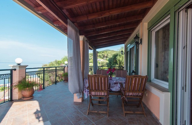 'Villa Pepy Luxury Apartment' with Mountain View, Garden & Wi-Fi