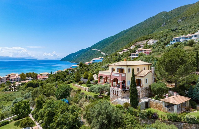 Villa Pera, a Secluded Paradise!