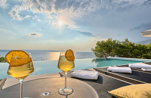 Villa Platinum - outstanding beachfront villa with 9 bedrooms
