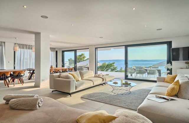 Villa Platinum Pearl - beachfront villa with 5 bedrooms