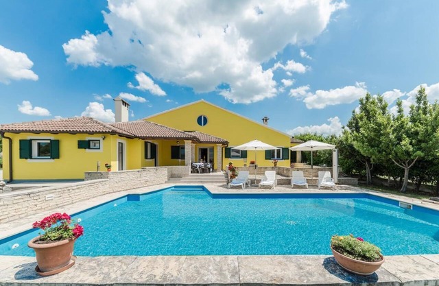 Villa Polly-for 10 people,with private pool
