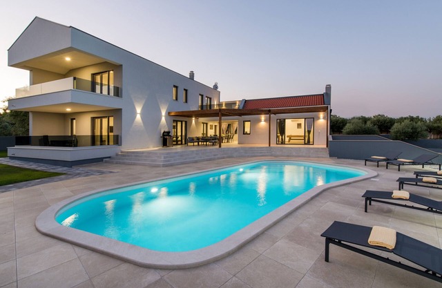 Villa Posidonia near Pula with sea view and surrounded by olive trees