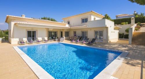 Villa Povo Do Burro, Beautiful And Elegant Villa, Few Minutes Walk To Resort