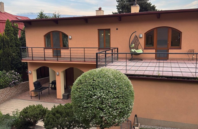 Villa Prague - Wellness, Pool, Jacuzzi, Sauna, Garden, Terraces