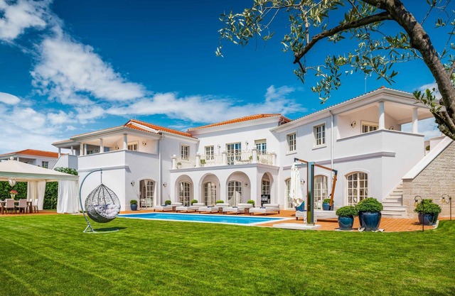 Villa Presidential - Four Bedroom Villa, Sleeps 8