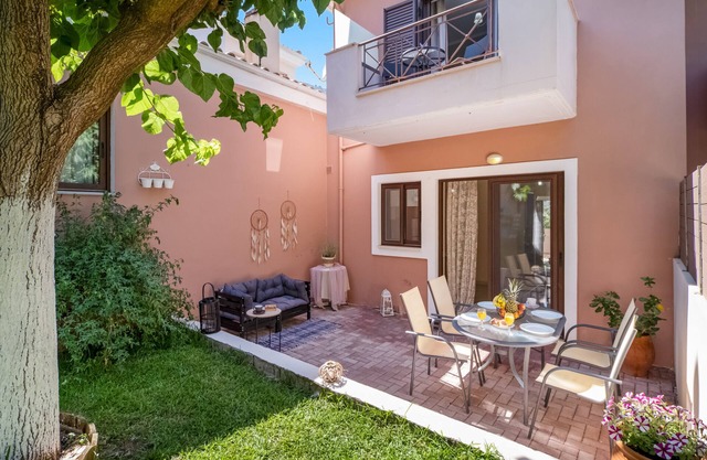Villa 'Prolithia 2' with Sea View, Wi-Fi and Air Conditioning