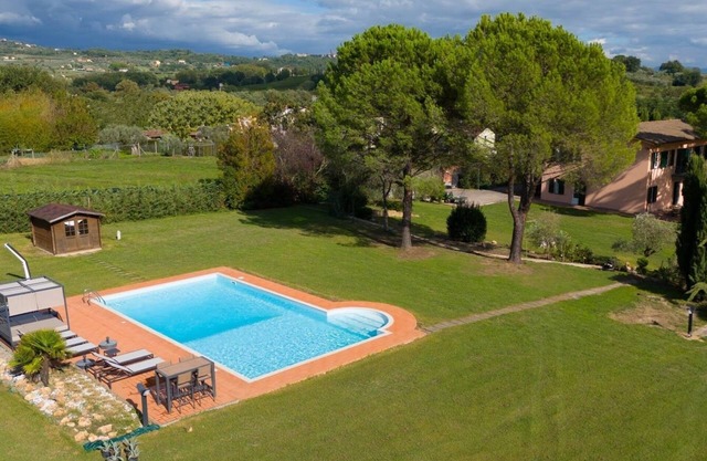 Villa Regina Elena Vittoria in Porcari , Toscana