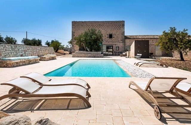 Villa rental in Sicily, vacation rental Sicily, holiday let in Sicily, private villa with pool in Sicily