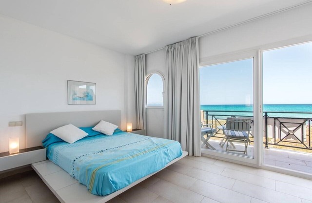 Villa Rosa - your vacation home right by the sea