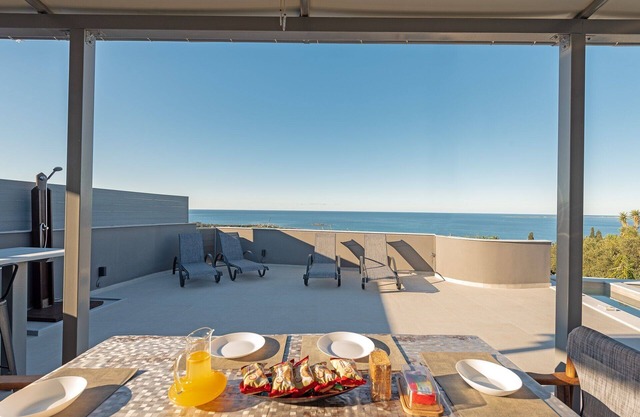 VILLA ROXANNE, 2 Bedroom Bijoux Villa With Stunning Panoramic Sea Views