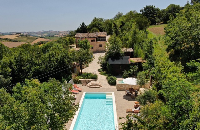 Villa Ruffini with swimming pool, 4 rooms, 14 people, panoramic view near the sea
