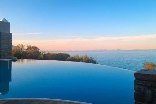 Villa Scorpio - Infinity Pool Endless Blue Escape