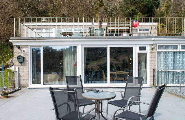 villa, sea view,balcony beach sleep 4 wi-fi cafe, to countryside,coast,