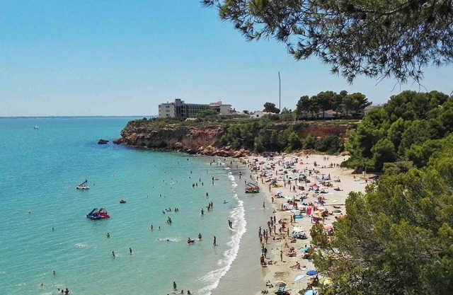 Villa Serena with pool and sea views