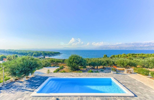Villa Serenity - Silence, view and heated pool