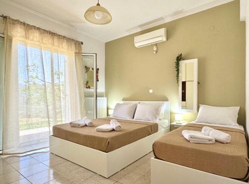 Villa Serenity Spilia Garden floor