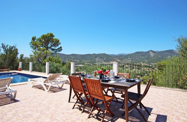 Villa Ses Costes with private pool, garden and panoramic views of the mountains in Alaró