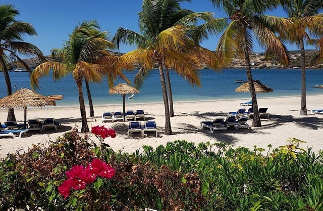 Villa Shamrock 2 bedroom beachfront villa